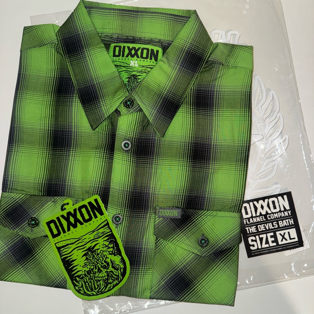 **NWT DIXXON DEVIL'S BATH BAMBOO SHORT SLEEVE